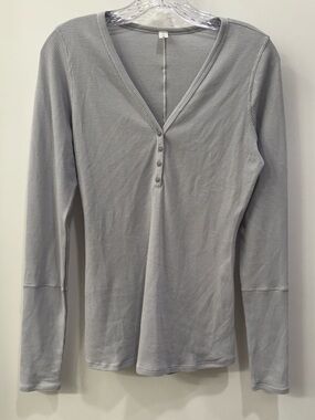 Lululemon Women’s M Close Call LS Henley - Light Grey NWOT